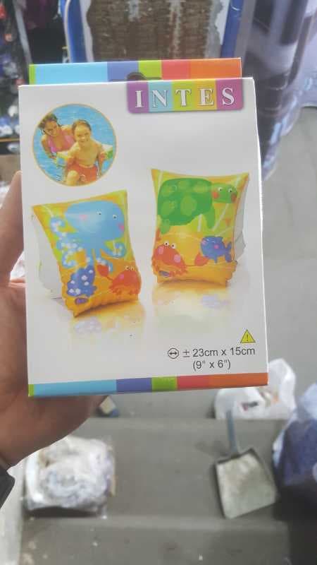 بازو بند شنا اینتکس طرحدار - تصویر ۱