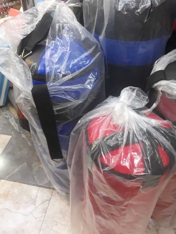 کیسه بوکس کانتينری پارتیزان 70 سانت - تصویر ۱