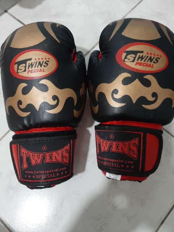 دستکش بوکس تزريقي twins special - تصویر ۱