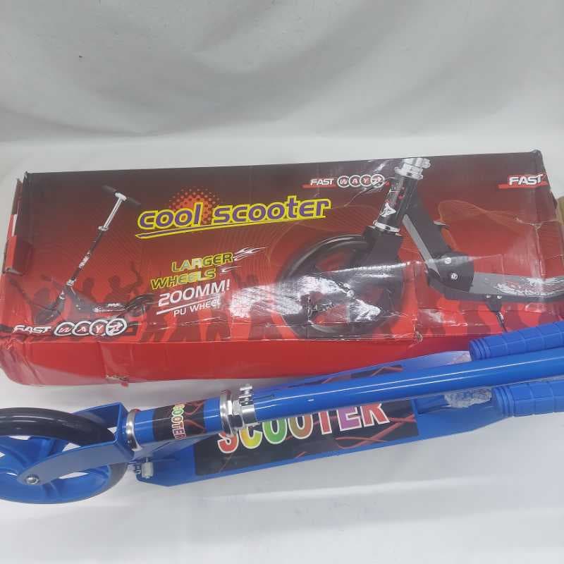 اسکوتر دوچرخ بزرگ کول اسکوتر دسته پلاستیکی ترمز پایی 200mm