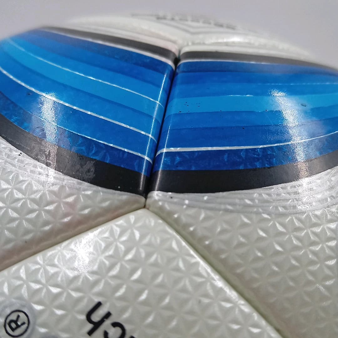 توپ فوتسال سايز 4 پولاریس 2000 استار سفيد - تصویر ۴