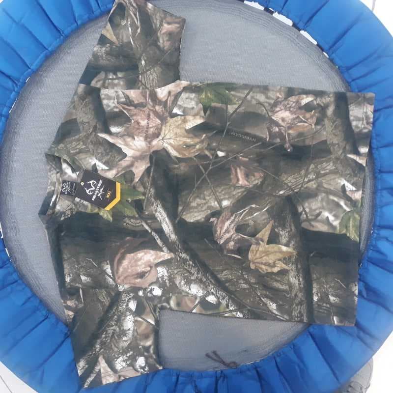 8920تيشرت نخي يقه گرد طرح برگ هايبريکم - تصویر ۱