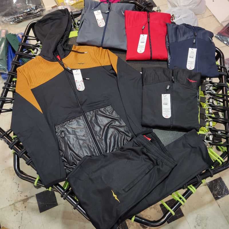 218 گرمکن شلوار دو رنگ بالاتنه استین کبریتی جلو چرم بسا  - تصویر ۱