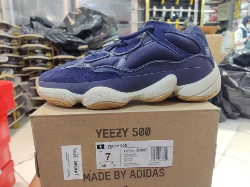 7029کفش yeezy 500 ادیداس - تصویر ۱