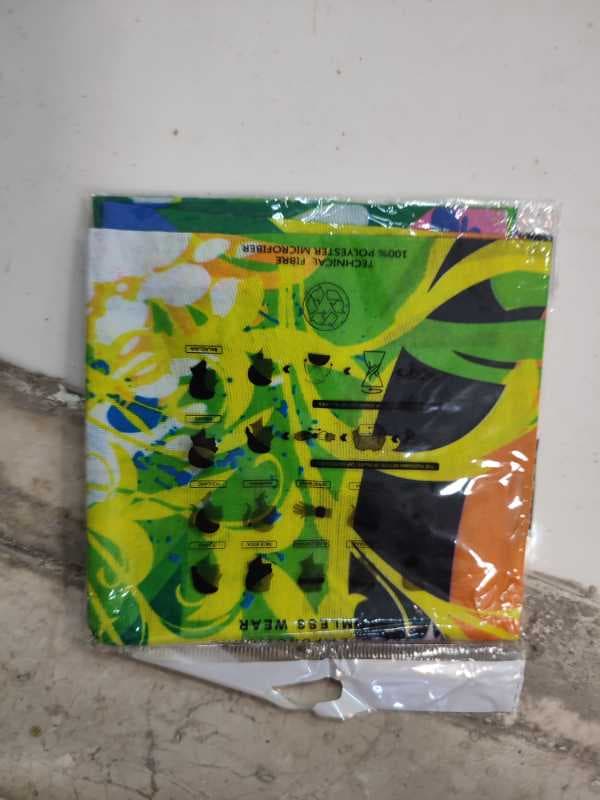 اسکارف نخی طرح گل رنگی  - تصویر ۱