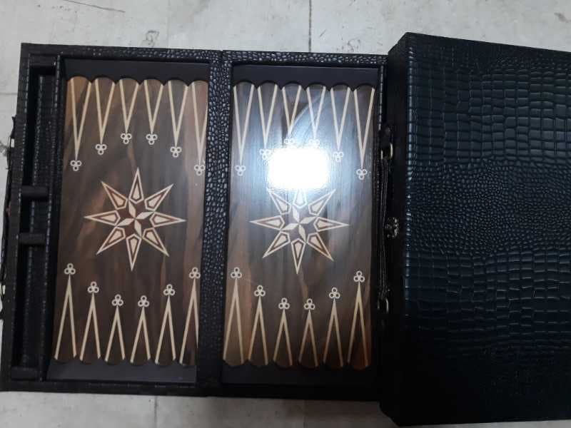 تخته نرد چرمی جا مهره دار و جا تاس