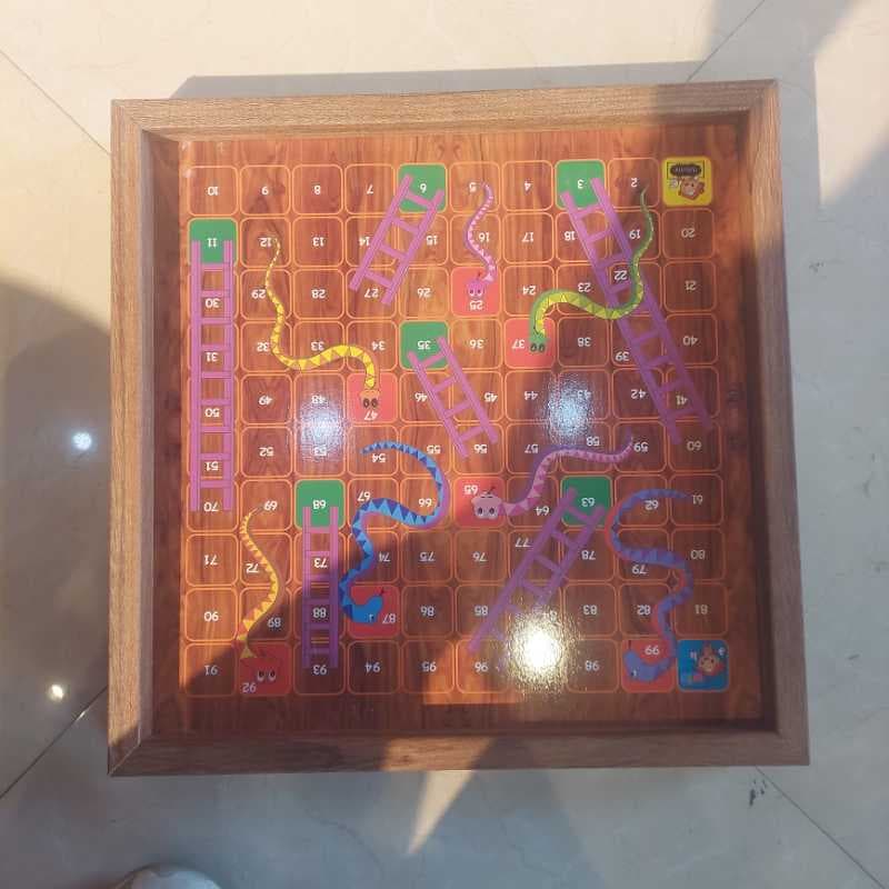 منچ و مارپله کلاسیک دور چوب 